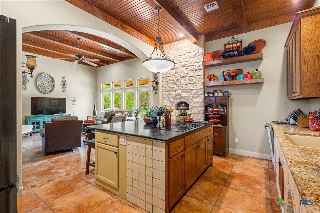 Inez, Texas, 77968, United States, 5 Bedrooms Bedrooms, ,6 BathroomsBathrooms,Residential,For Sale,1895563