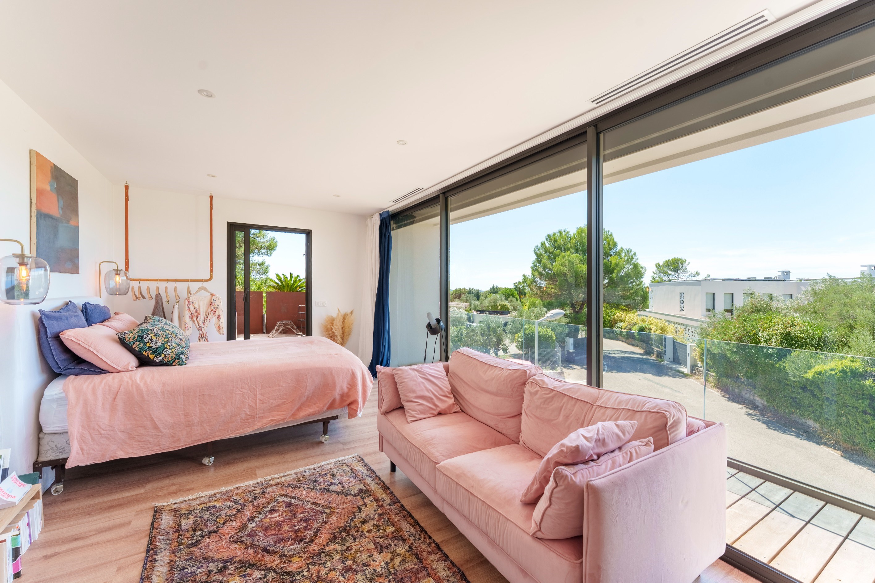  EXCEPTIONAL CONTEMPORARY VILLA — A LIFESTYLE THAT BLENDS INDOOR AND OUTDOOR SPA… - 物件實景