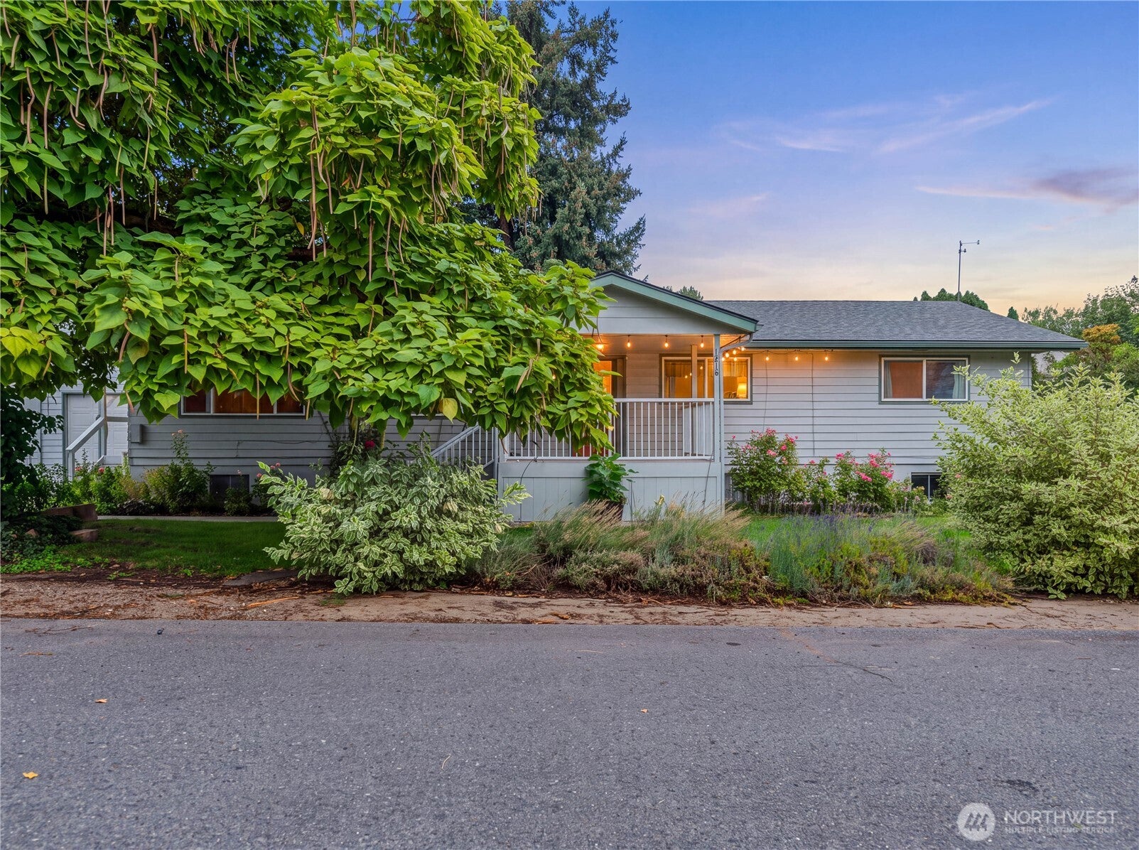 4th St, Wenatchee, WA 98801