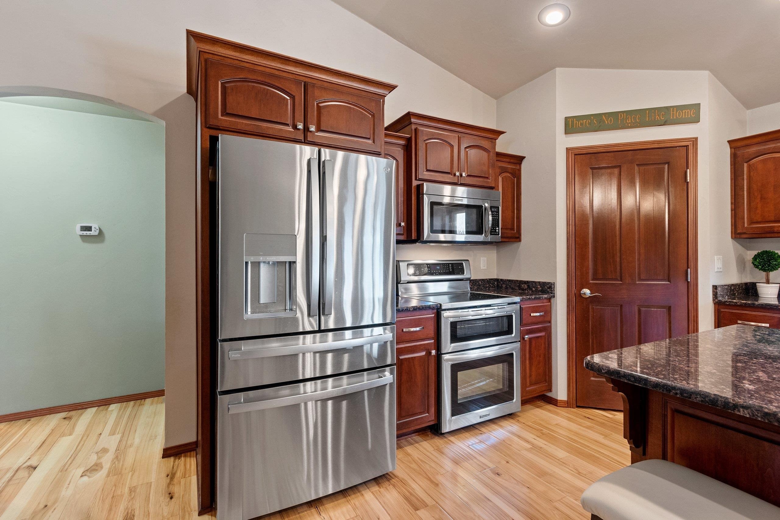 DE PERE, Wisconsin, 54115, United States, 5 Bedrooms Bedrooms, ,4 BathroomsBathrooms,Residential,For Sale,2048678