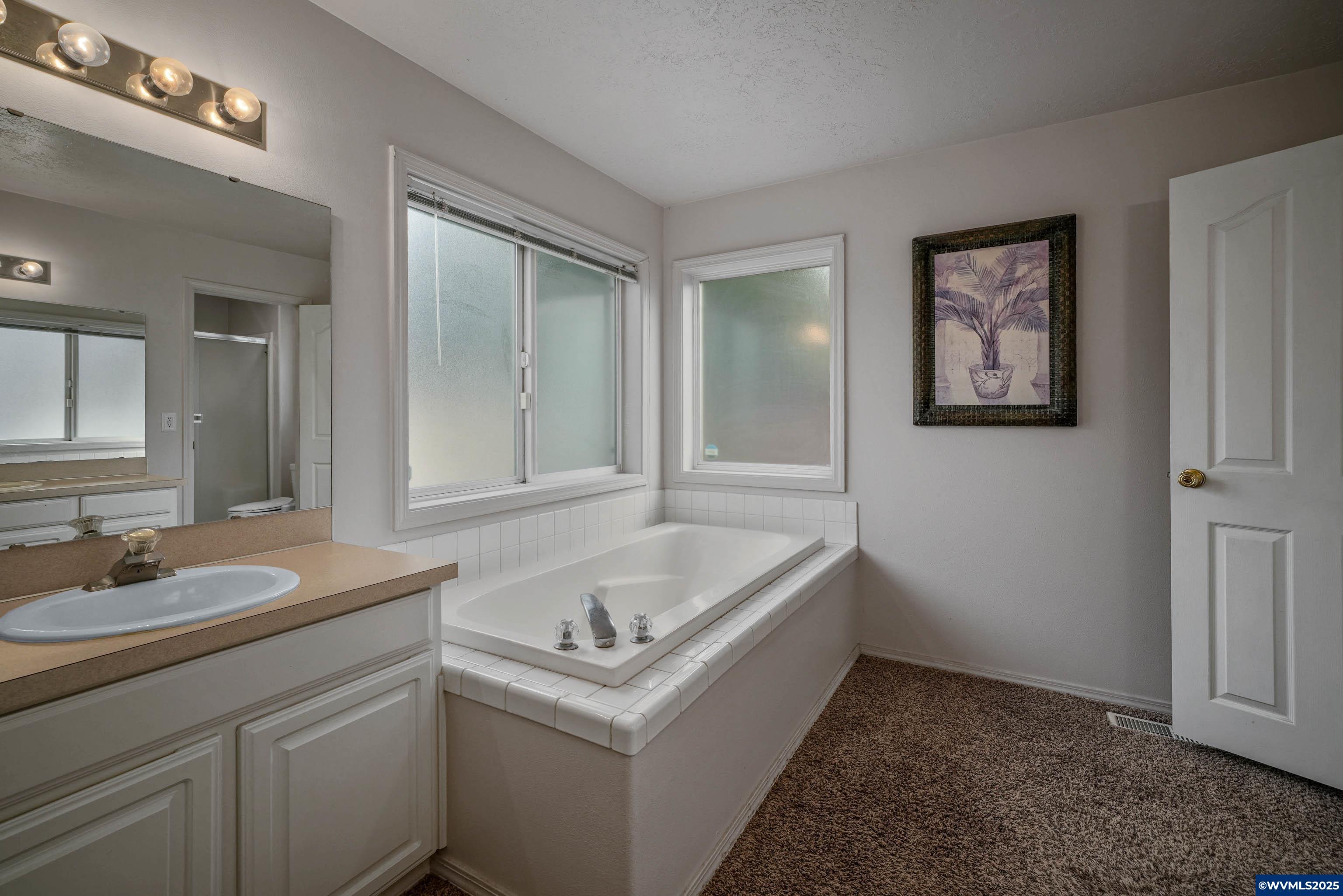 Keizer, Oregon, 97303, United States, 3 Bedrooms Bedrooms, ,2 BathroomsBathrooms,Residential,For Sale,1995738