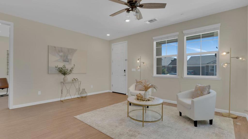 Hollister, California, 95023, United States, 4 Bedrooms Bedrooms, ,2 BathroomsBathrooms,Residential,For Sale,1935586