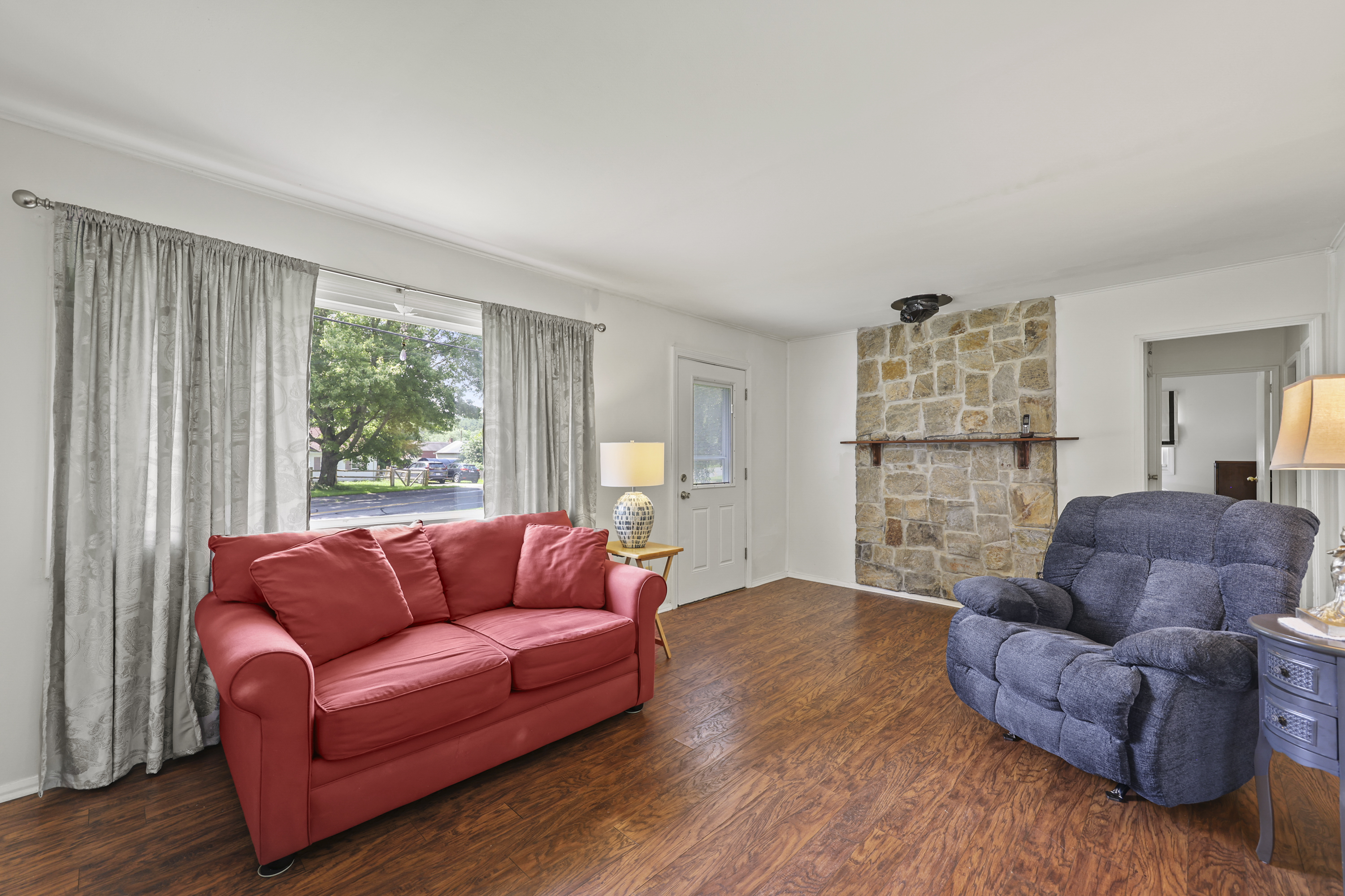  Sweet & Petite Inviting One-Level Easy Care Home - 物件實景