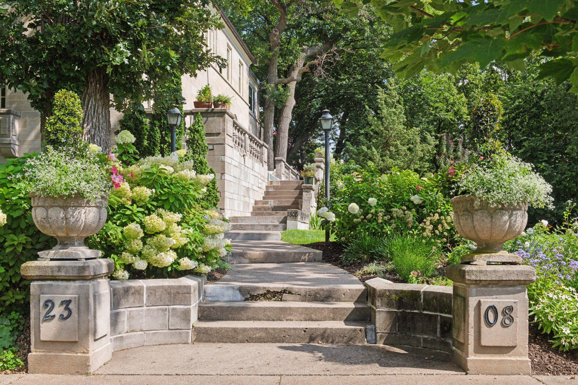 Minneapolis, Minnesota, 55405, United States, 5 Bedrooms Bedrooms, ,4 BathroomsBathrooms,Residential,For Sale,1989086