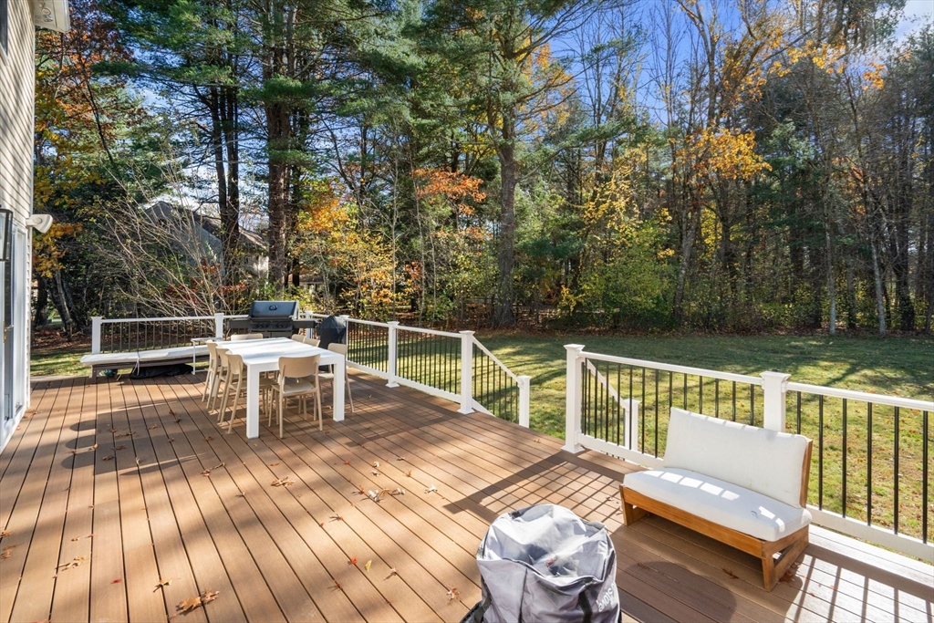 Walpole, Massachusetts, 02081, United States, 4 Bedrooms Bedrooms, ,4 BathroomsBathrooms,Residential,For Sale,1987866