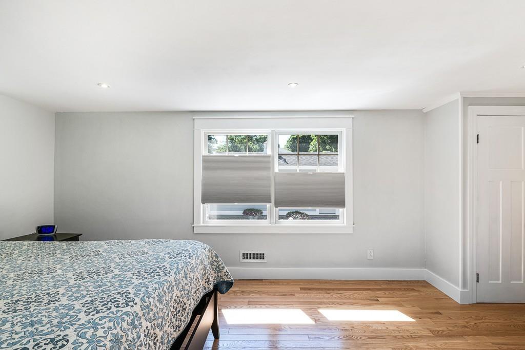 Hamilton, Massachusetts, 01982, United States, 2 Bedrooms Bedrooms, ,1 BathroomBathrooms,Residential,For Sale,1921936
