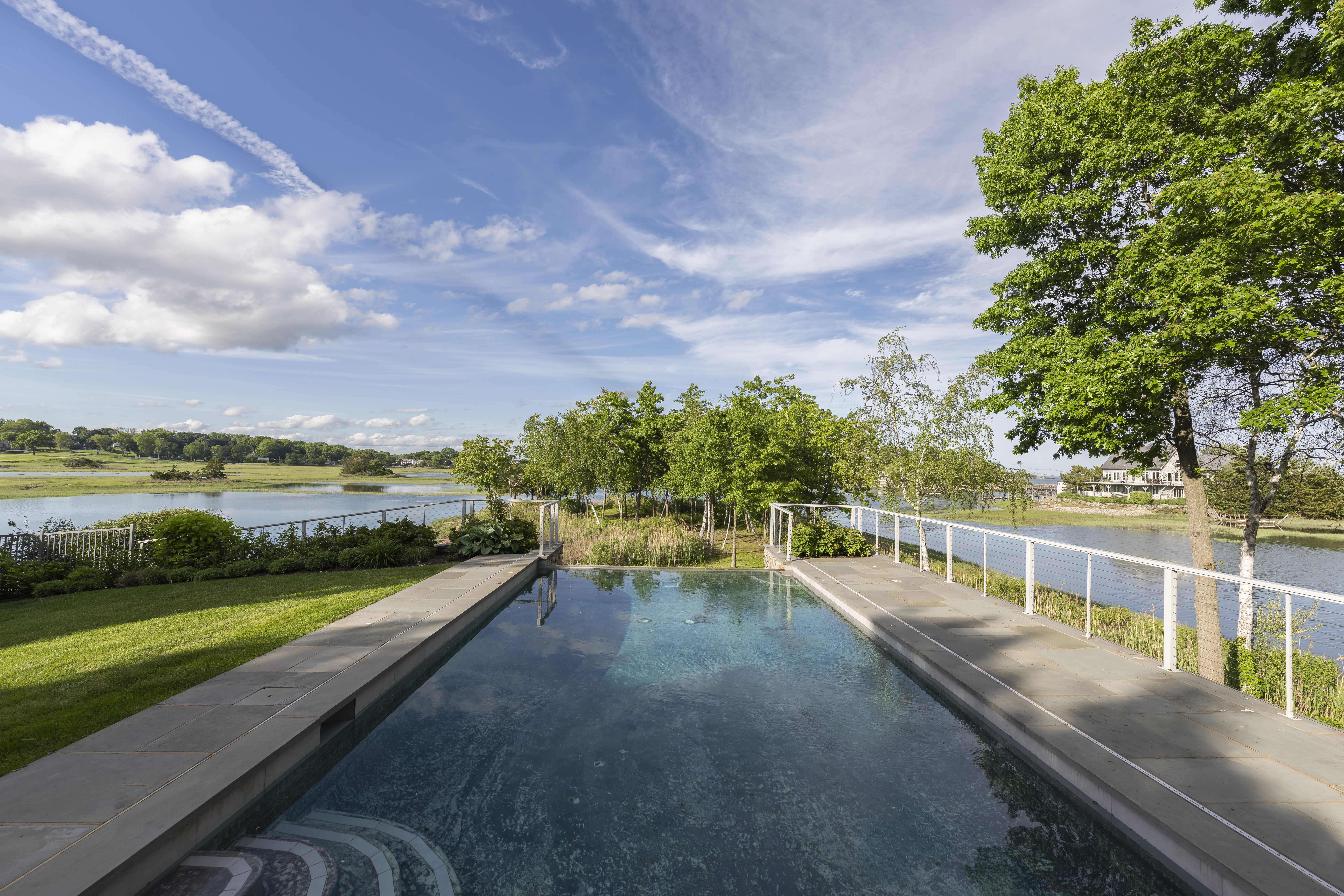  Breathtaking Estate with Sweeping Water Views - 物件實景