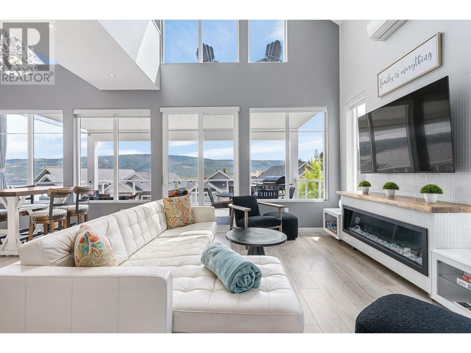 KELOWNA, British Columbia, V1Z 3R8, CA, 3 Bedrooms Bedrooms, ,2 BathroomsBathrooms,Residential,For Sale,1836675