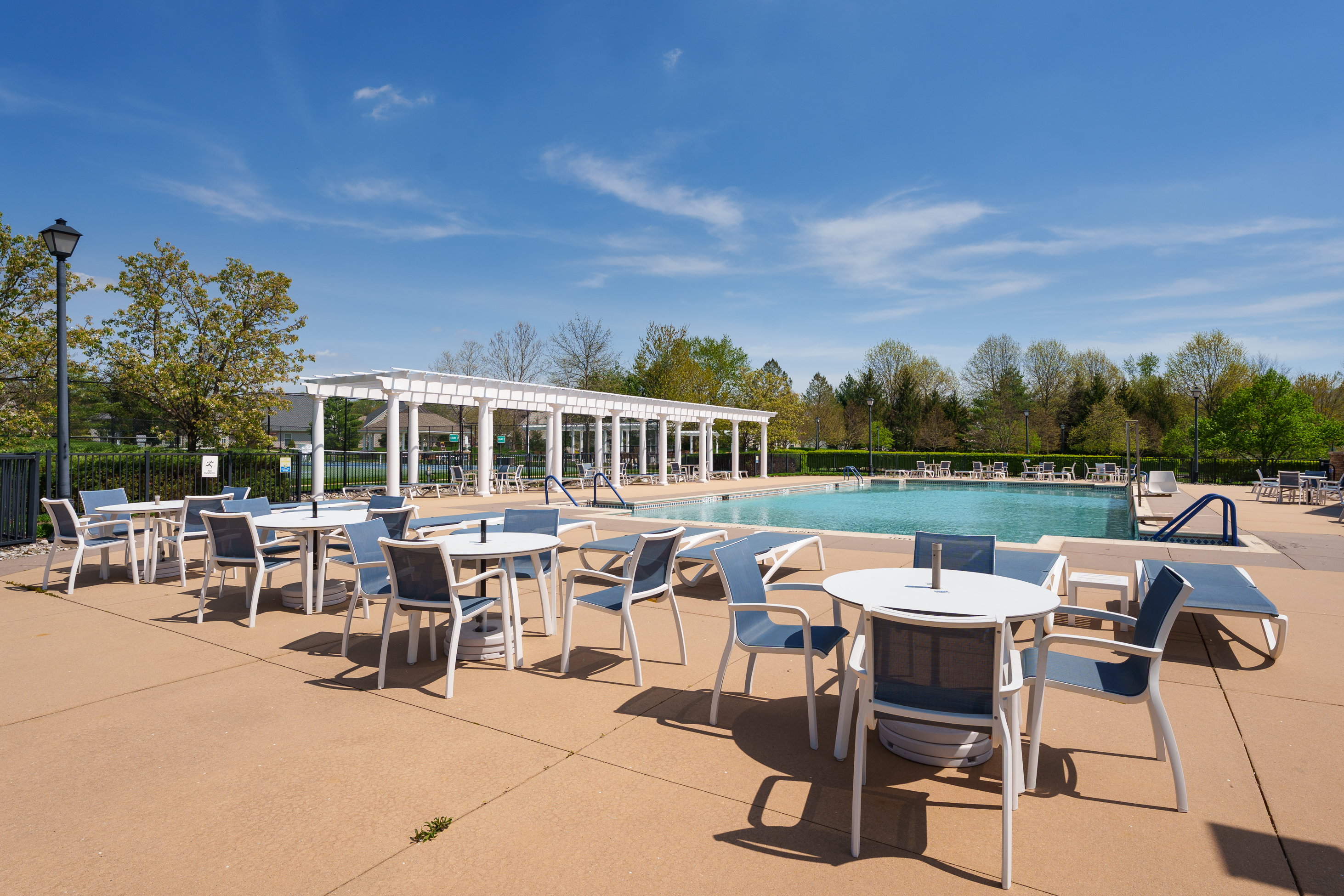  Classic Details, Open Design, and Thoughtful Finishes Throughout - 物件實景