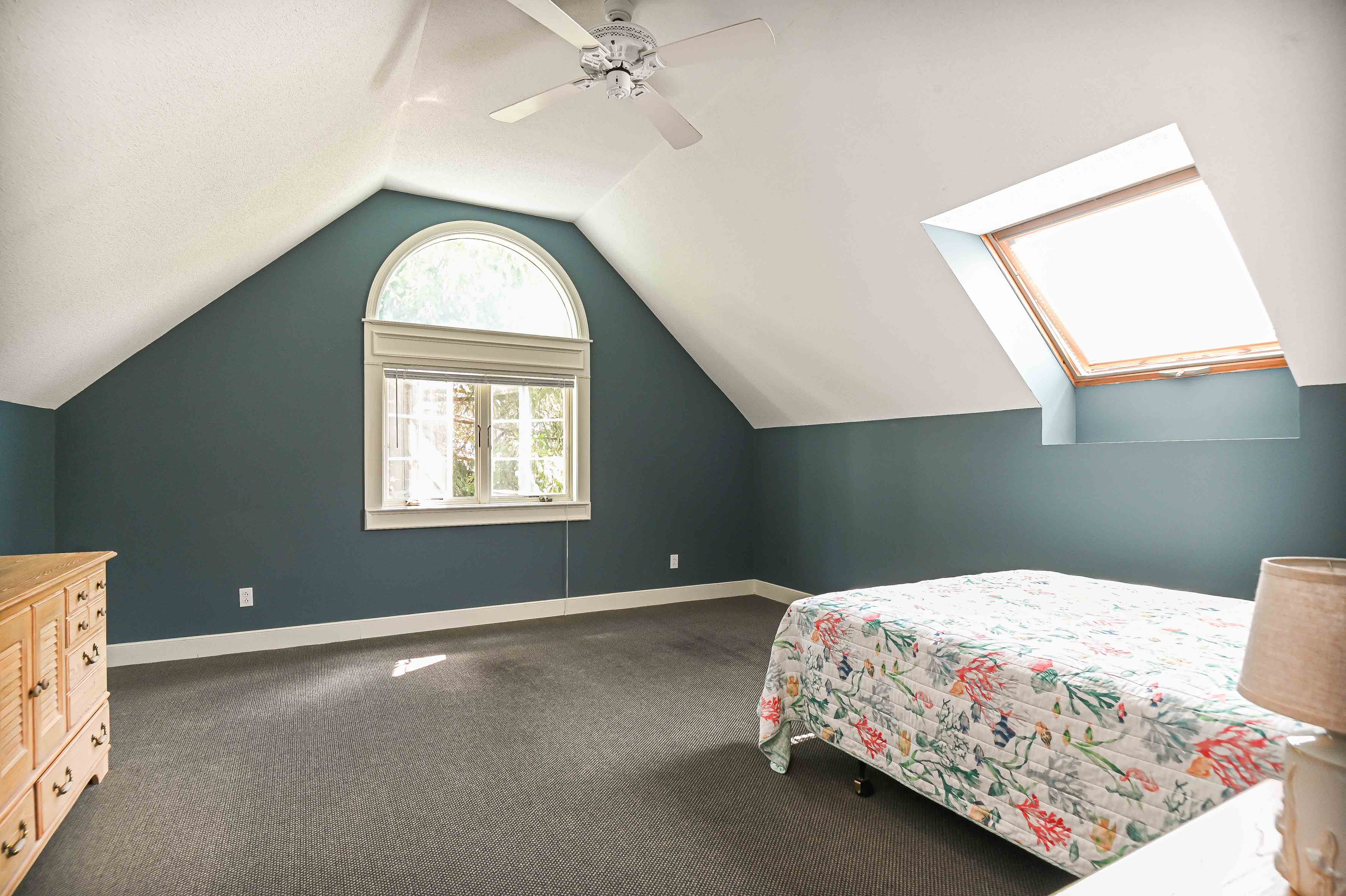 York, Maine, 03909, United States, 3 Bedrooms Bedrooms, ,3 BathroomsBathrooms,Residential,For Sale,1912030