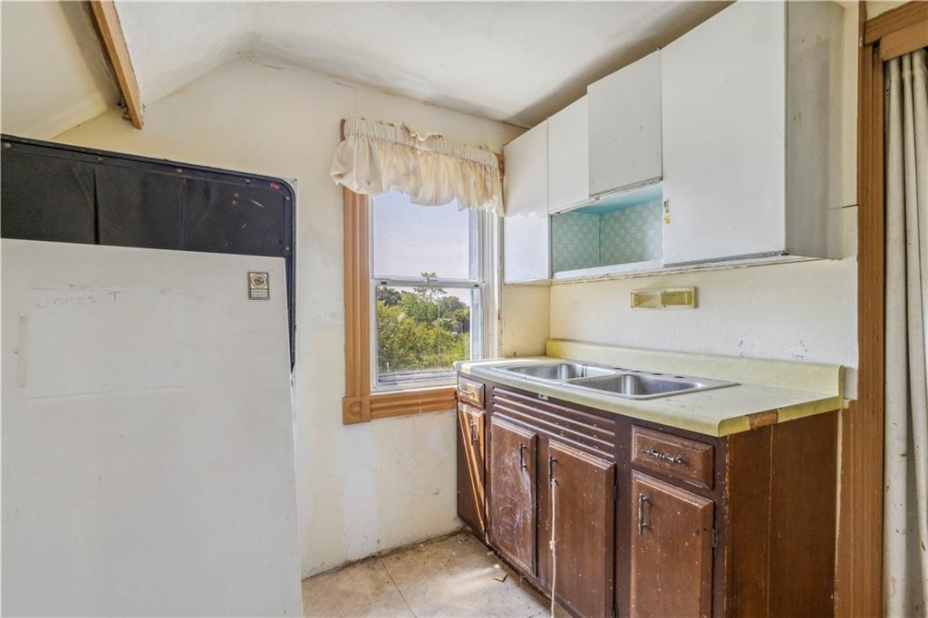 Providence, Rhode Island, 02905, United States, 6 Bedrooms Bedrooms, ,3 BathroomsBathrooms,Residential,For Sale,1928743