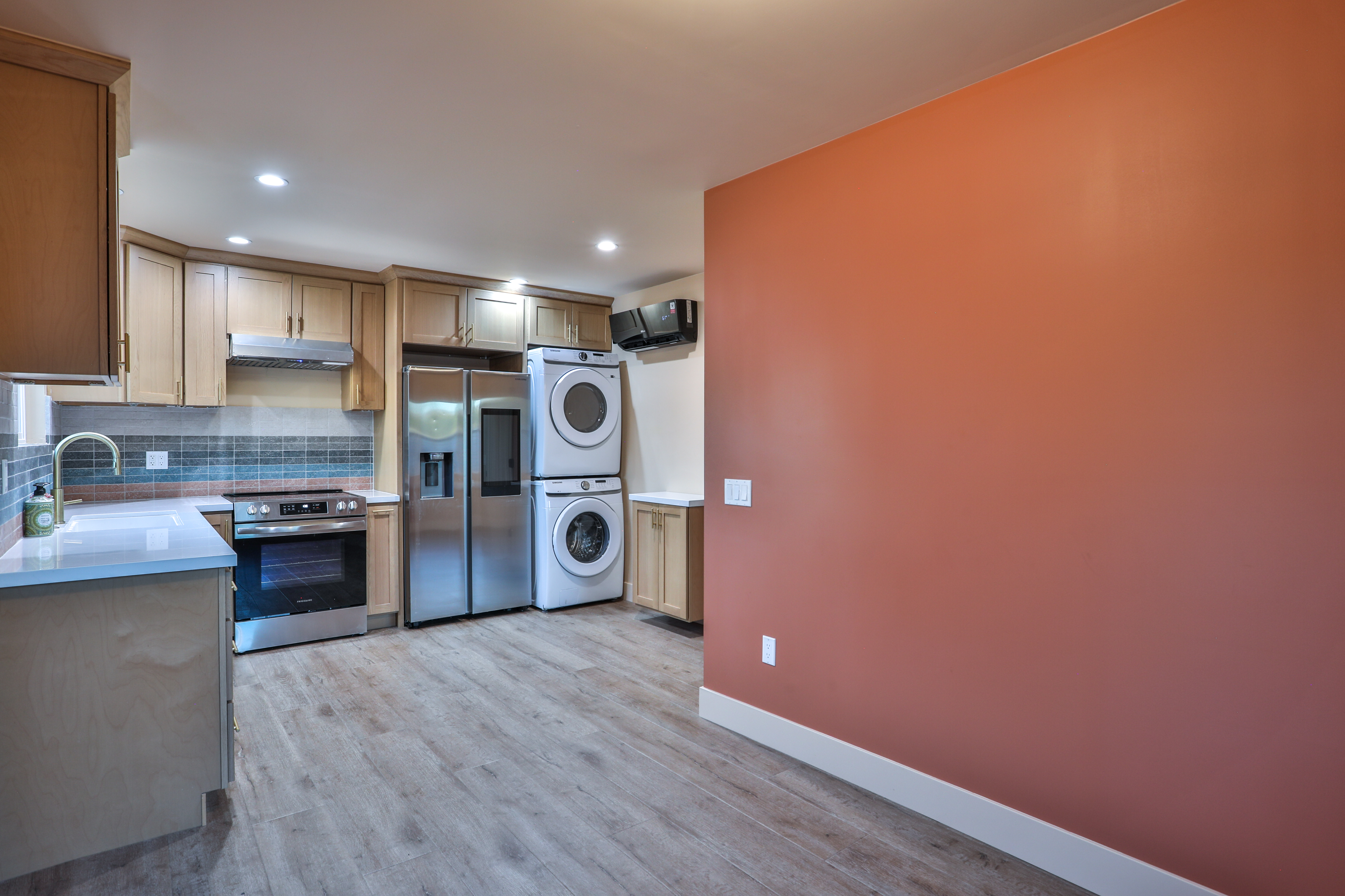  664 N. 8th Avenue, Upland, CA 91786 - 物件實景