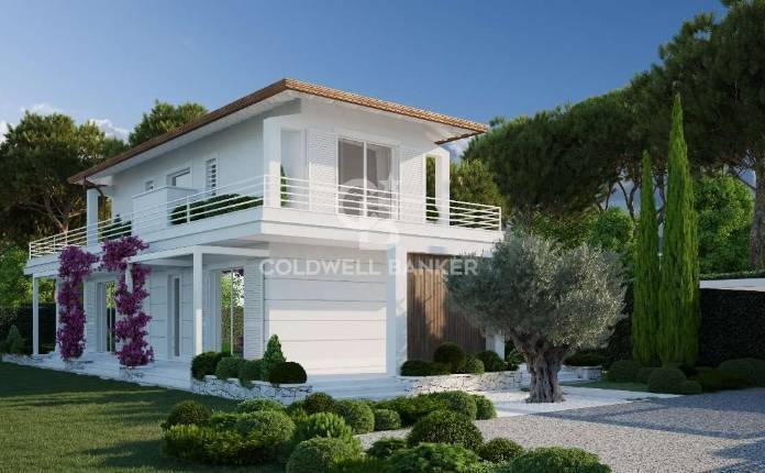 Forte dei Marmi, Lucca, 55042, IT, 4 Bedrooms Bedrooms, ,3 BathroomsBathrooms,Residential,For Sale,1987983