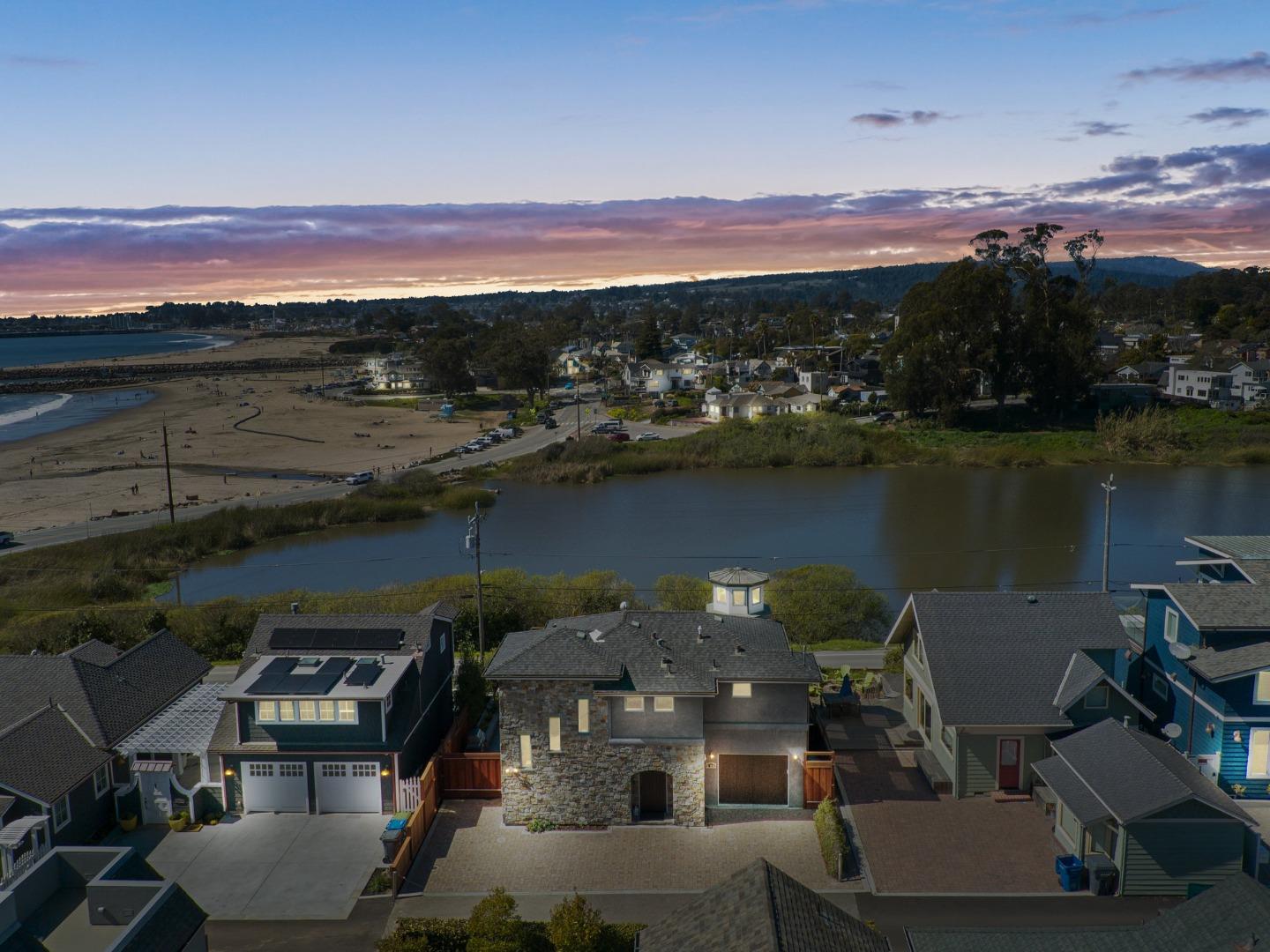 Santa Cruz, California, 95062, United States, 3 Bedrooms Bedrooms, ,3 BathroomsBathrooms,Residential,For Sale,1738627