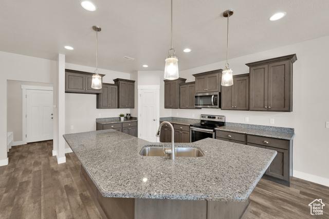 Syracuse, Utah, 84075, United States, 4 Bedrooms Bedrooms, ,3 BathroomsBathrooms,Residential,For Sale,1928741