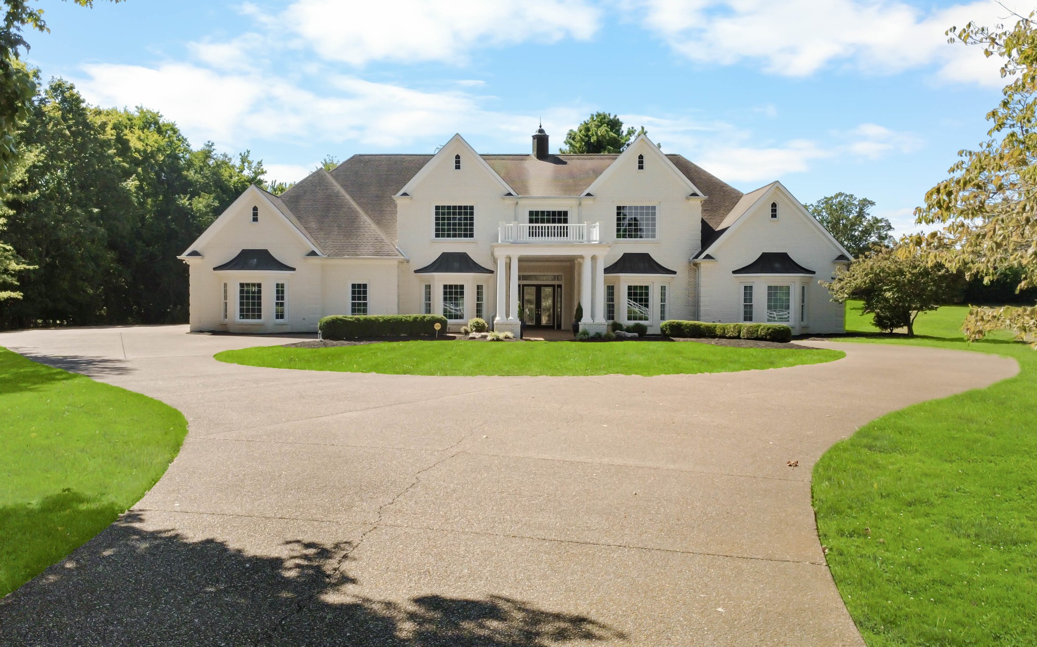 Clarksville, Tennessee, 37043, United States, 4 Bedrooms Bedrooms, ,4 BathroomsBathrooms,Residential,For Sale,1980790