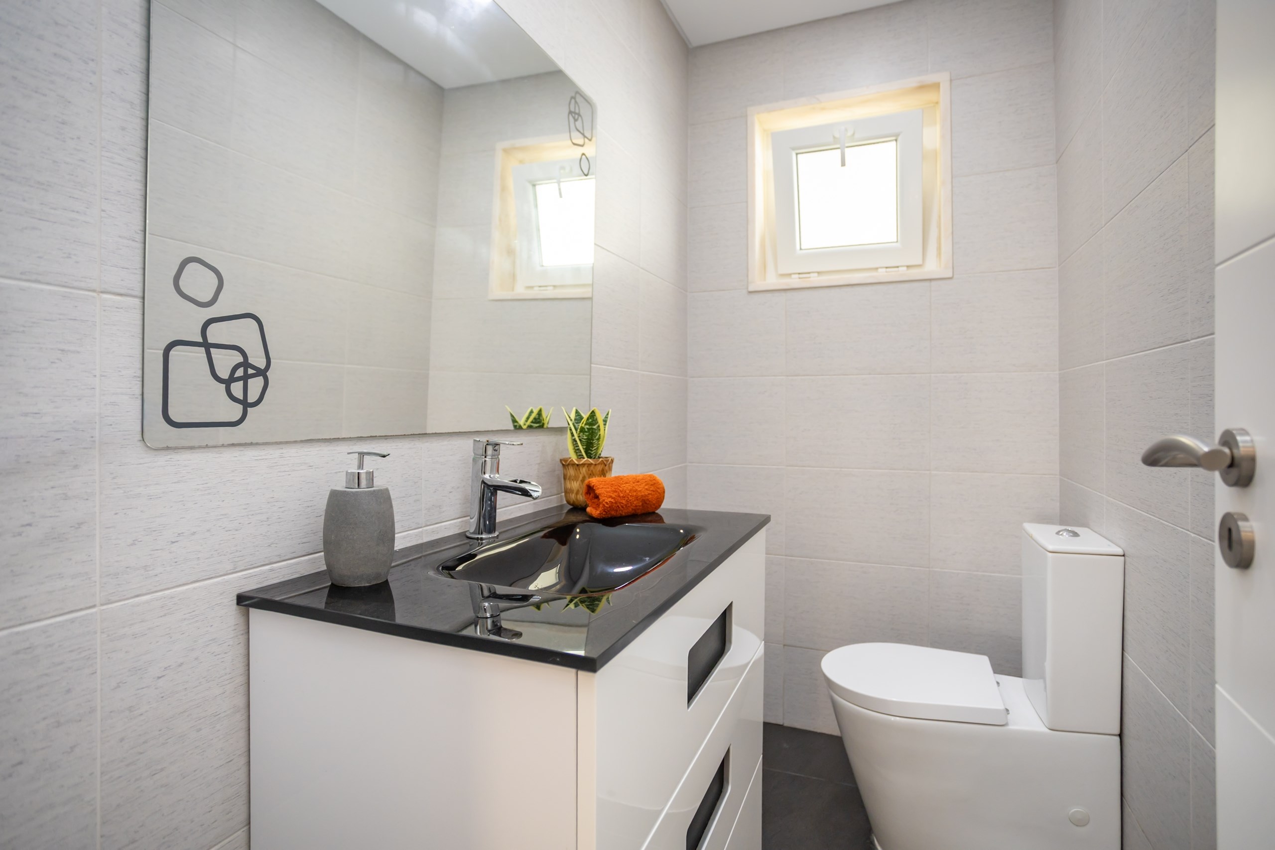 Loures, Lisbon, 2670-560, PT, 5 Bedrooms Bedrooms, ,3 BathroomsBathrooms,Residential,For Sale,1989673