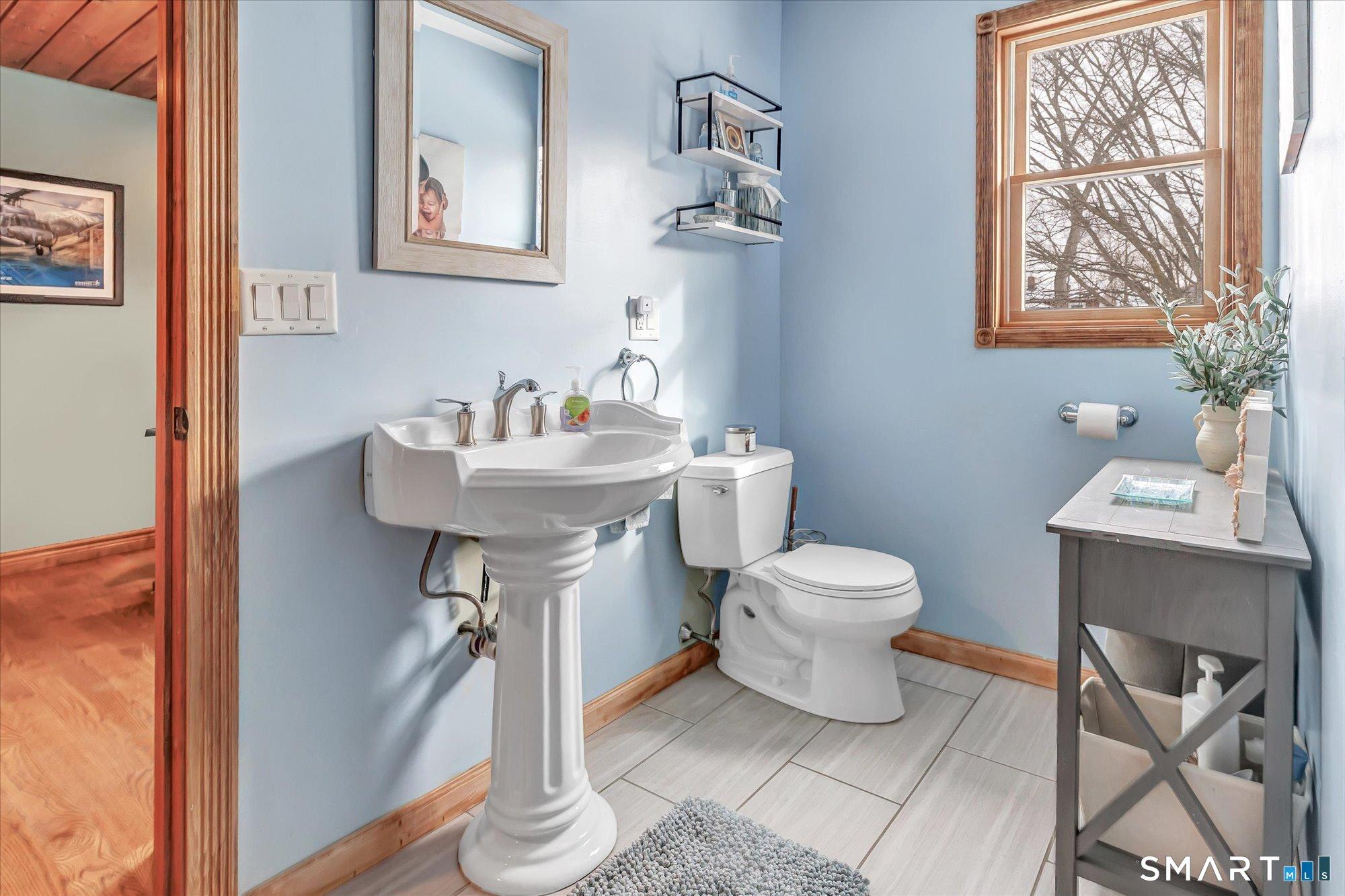 Milford, Connecticut, 06461, United States, 3 Bedrooms Bedrooms, ,3 BathroomsBathrooms,Residential,For Sale,2012517