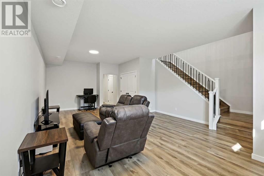 CALGARY, Alberta, T3M 2Z6, CA, 3 Bedrooms Bedrooms, ,2 BathroomsBathrooms,Residential,For Sale,1867473