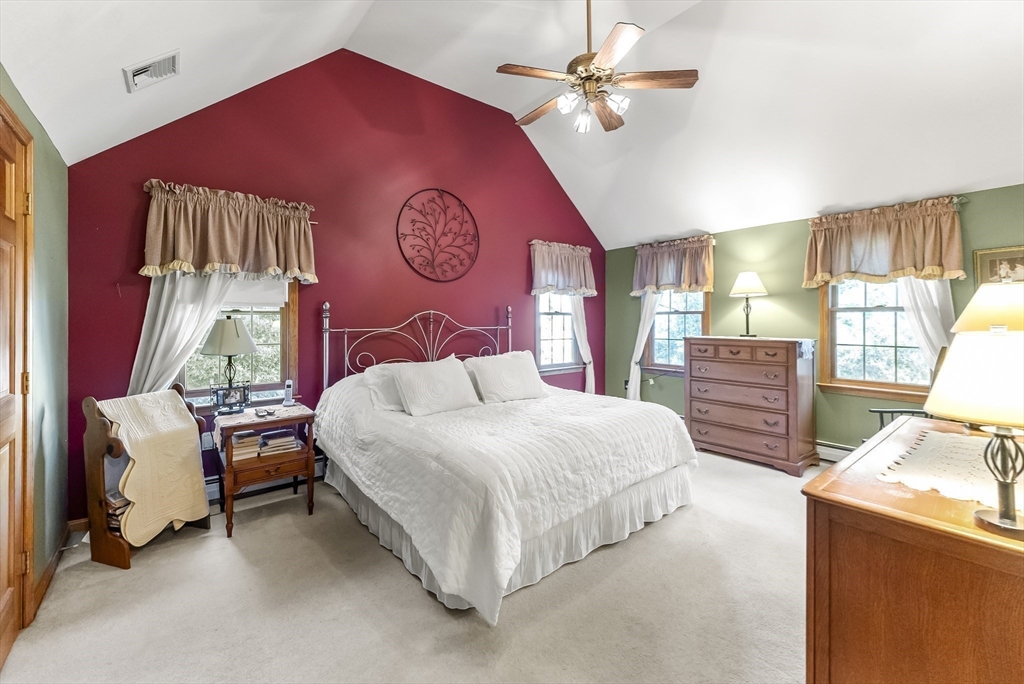 Bridgewater, Massachusetts, 02324, United States, 3 Bedrooms Bedrooms, ,2 BathroomsBathrooms,Residential,For Sale,1940785