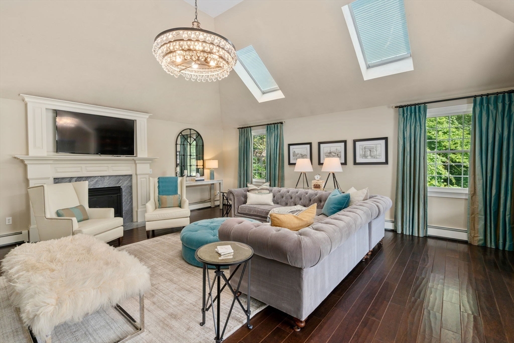 Lynnfield, Massachusetts, 01940, United States, 4 Bedrooms Bedrooms, ,3 BathroomsBathrooms,Residential,For Sale,1900631