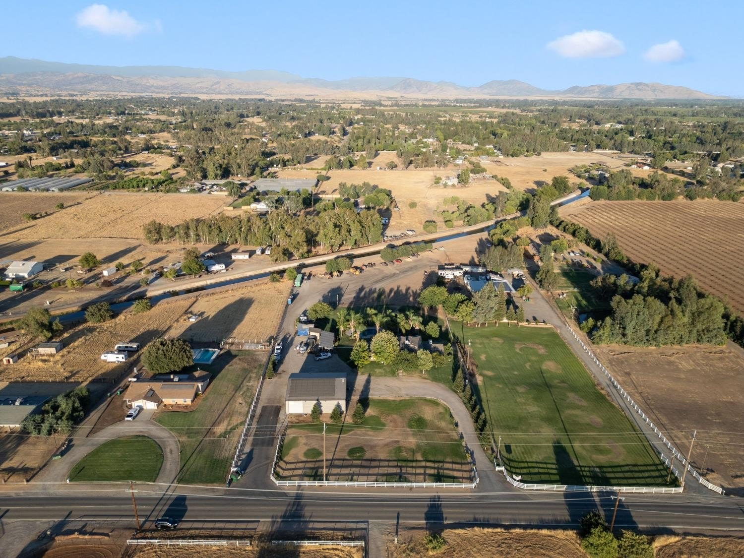 Clovis, California, 93619, United States, 4 Bedrooms Bedrooms, ,4 BathroomsBathrooms,Residential,For Sale,1924178