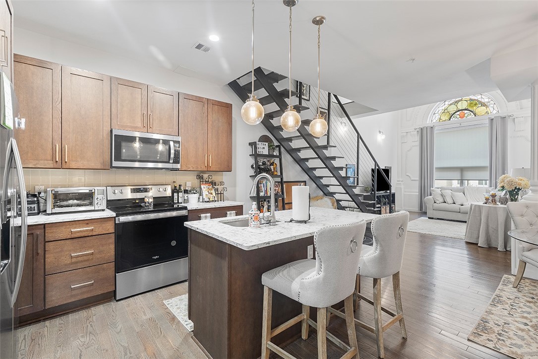 South Side, Pennsylvania, 15203, United States, 2 Bedrooms Bedrooms, ,3 BathroomsBathrooms,Residential,For Sale,1991307