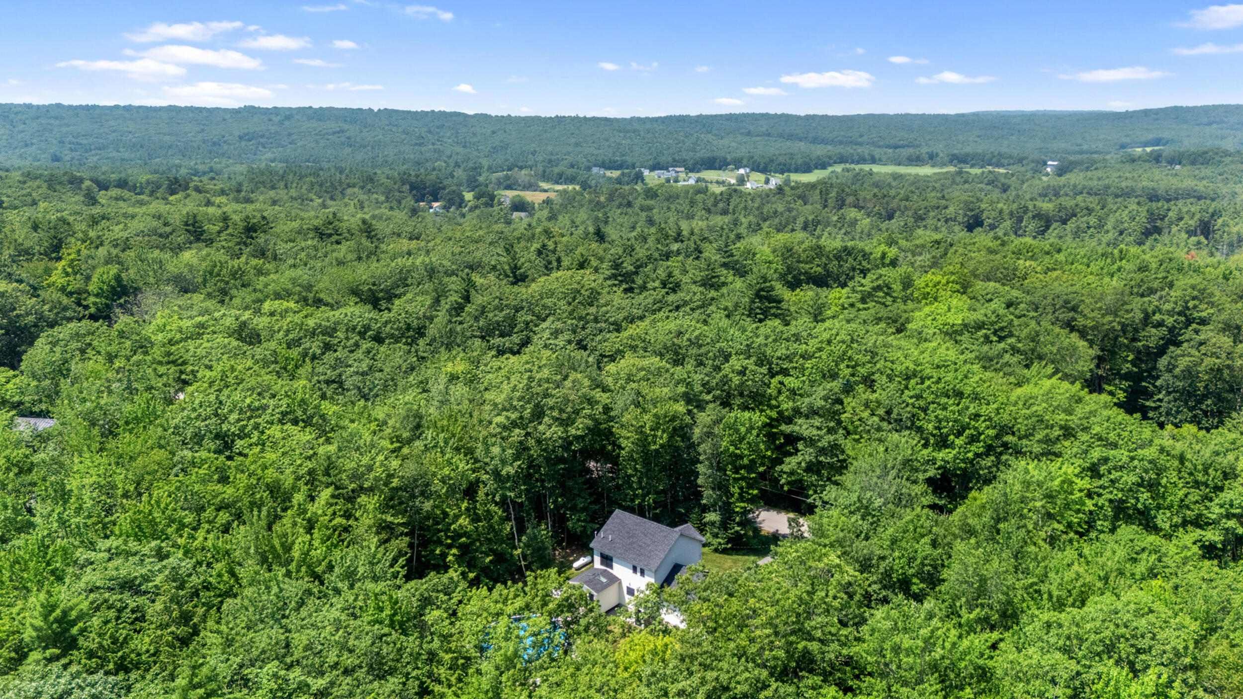 Falmouth, Maine, 04105, United States, 3 Bedrooms Bedrooms, ,3 BathroomsBathrooms,Residential,For Sale,1917362