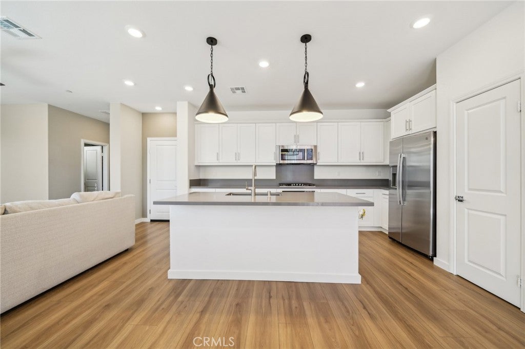 Fontana, California, 92336, United States, 3 Bedrooms Bedrooms, ,3 BathroomsBathrooms,Residential,For Sale,1828389