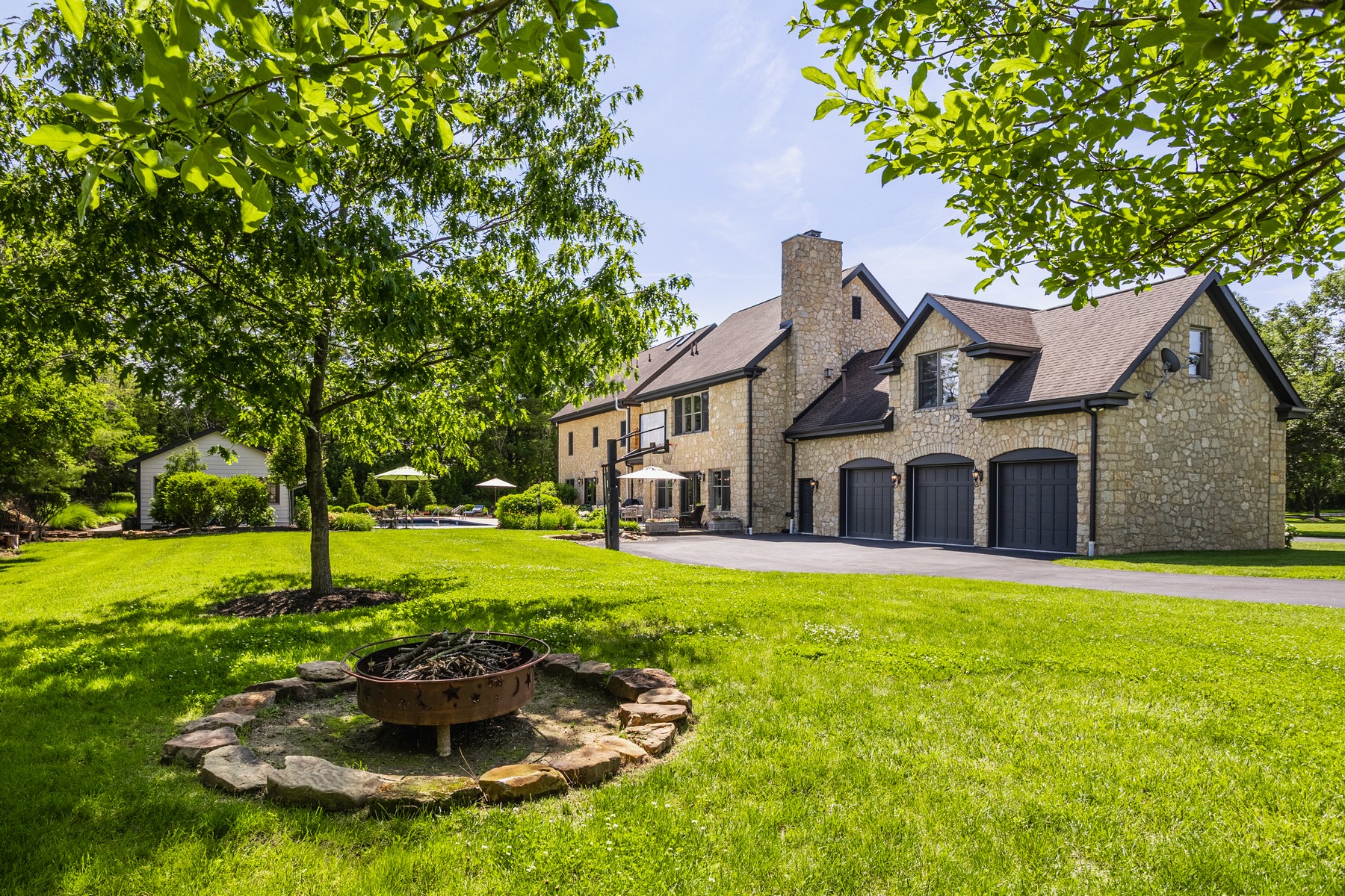  Rare Opportunity to Own a Stunning Home with Acreage in West Carmel - 物件實景
