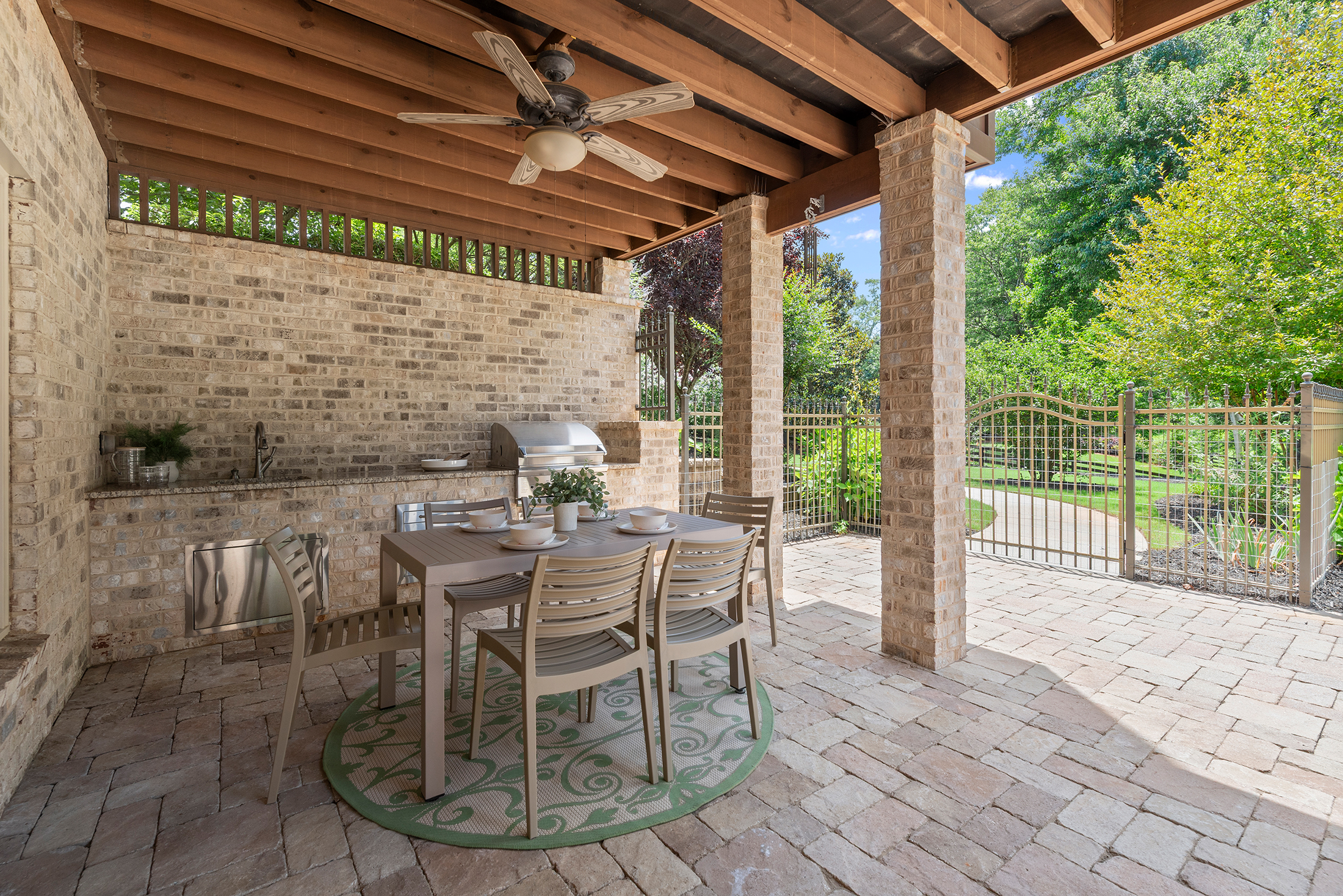  A Private Luxury Estate Set on Over One-Acre in Trinity Creek - 物件實景