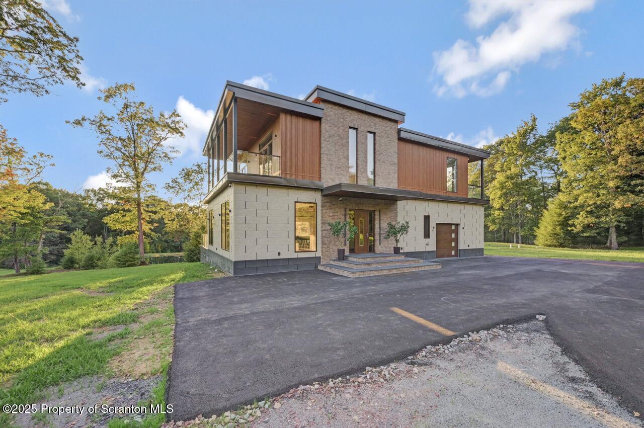 Bear Creek, Pennsylvania, 18602, United States, 4 Bedrooms Bedrooms, ,3 BathroomsBathrooms,Residential,For Sale,2002172