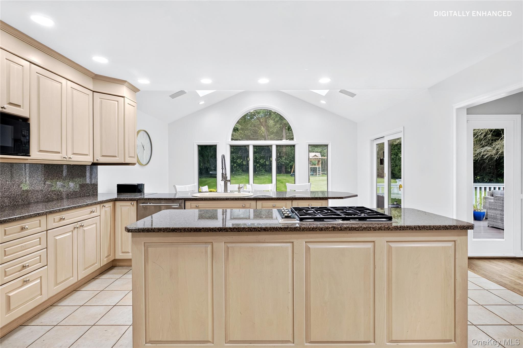  14 Maplewood Lane, East Hills, NY, 11576 - 物件實景