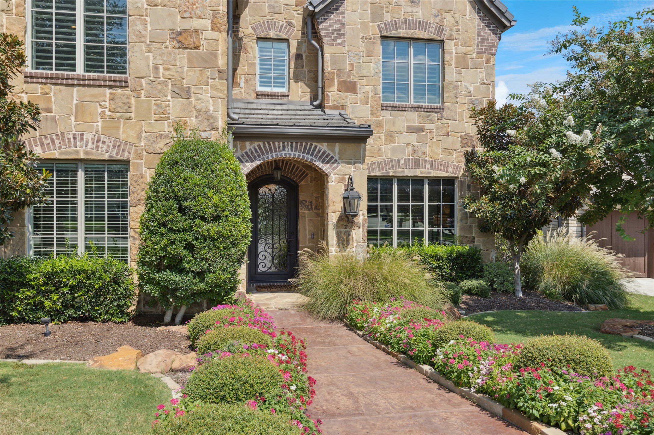 Benbrook, Texas, 76126, United States, 4 Bedrooms Bedrooms, ,5 BathroomsBathrooms,Residential,For Sale,1958044