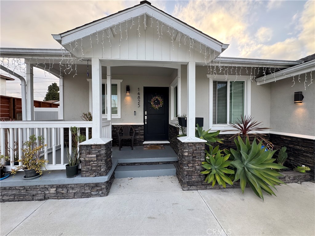 Hawthorne, California, 90250, United States, 4 Bedrooms Bedrooms, ,3 BathroomsBathrooms,Residential,For Sale,1798338