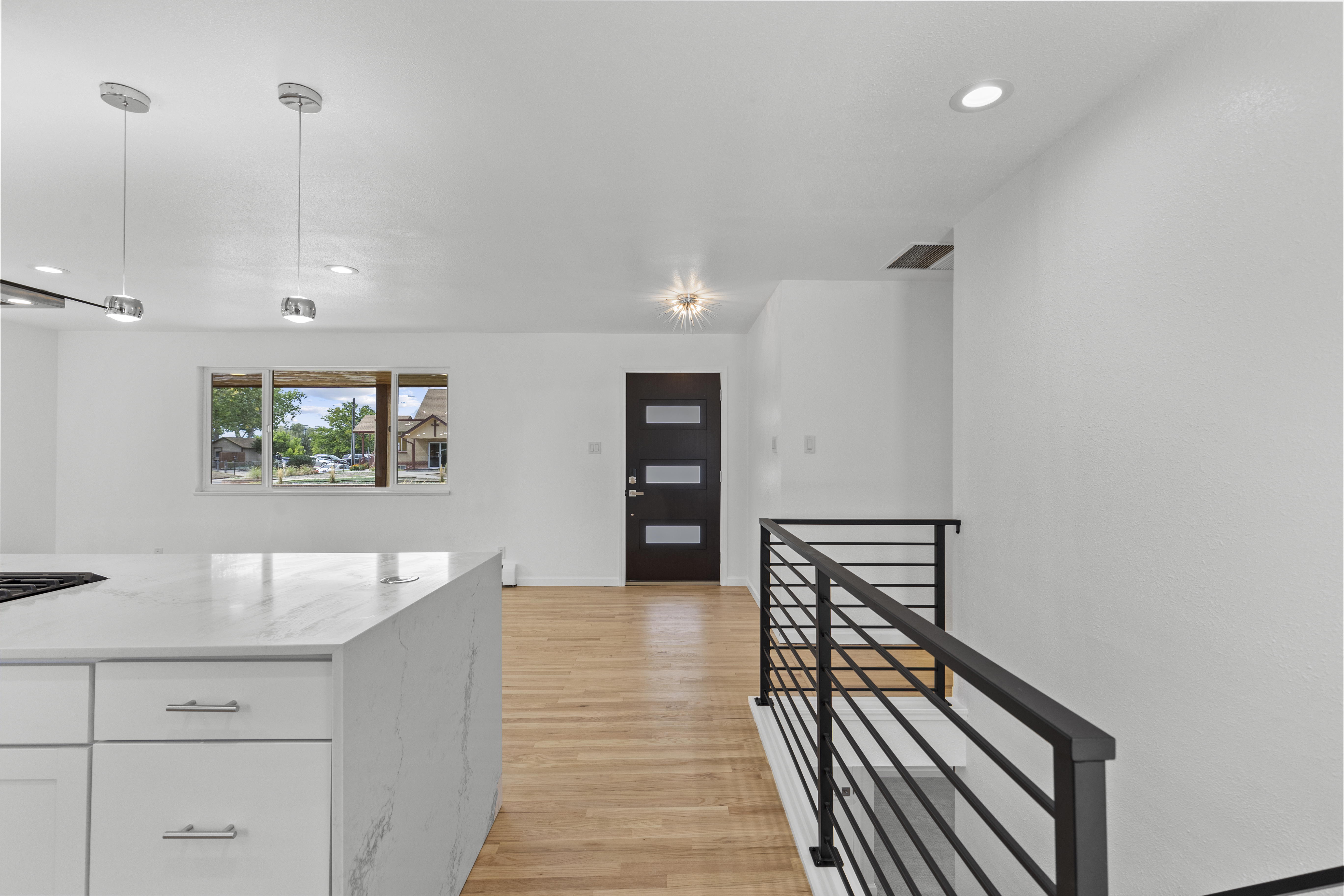 Fully Renovated and Beautifully Reimagined in Sought-After Hilltop South - 物件實景