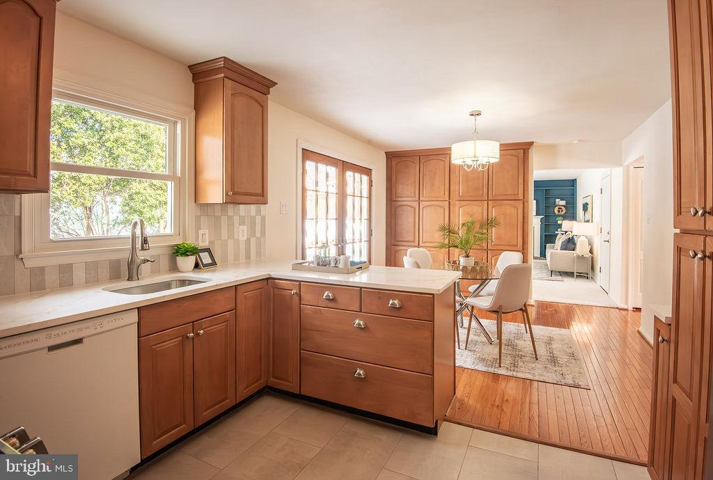 Springfield, Virginia, 22153, United States, 4 Bedrooms Bedrooms, ,3 BathroomsBathrooms,Residential,For Sale,2015320