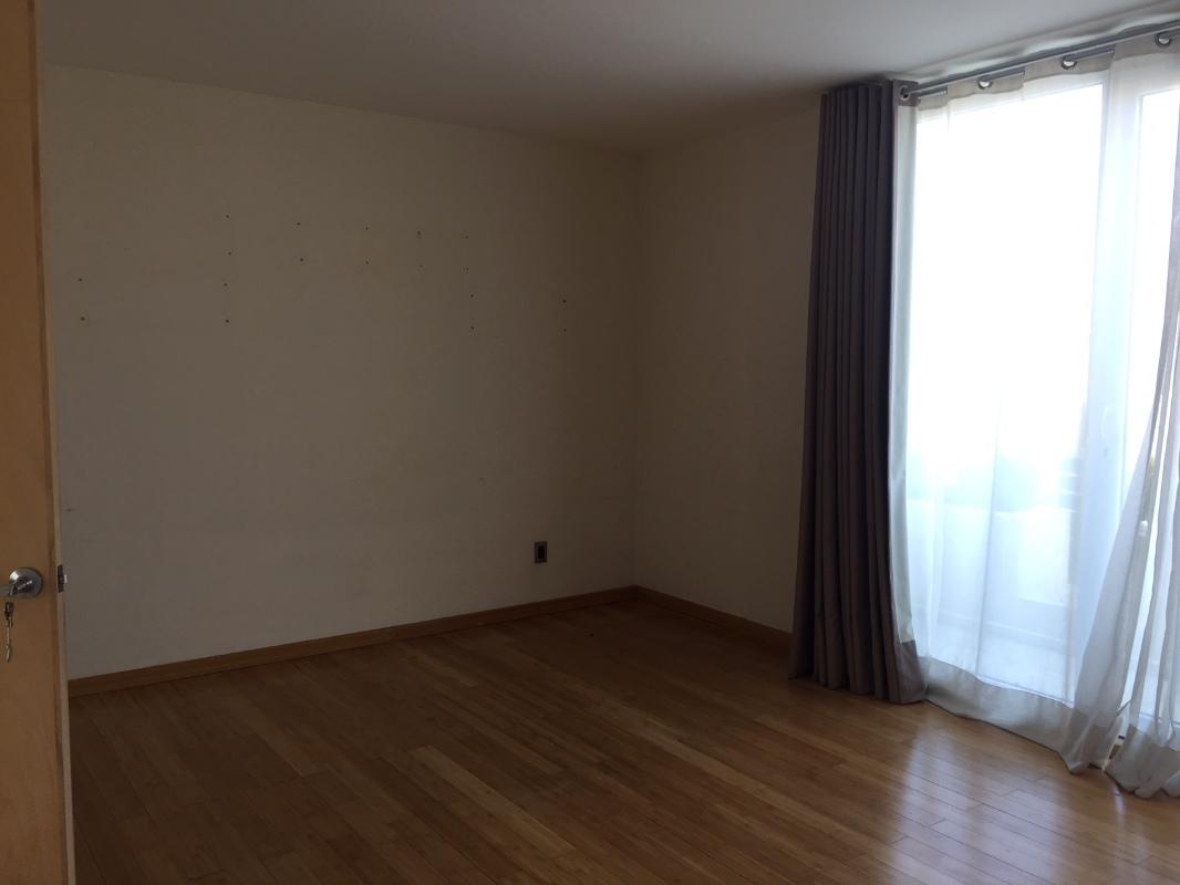 Metepec, Estado de México, 52172, Mexico, 4 Bedrooms Bedrooms, ,4 BathroomsBathrooms,Residential,For Sale,1770872