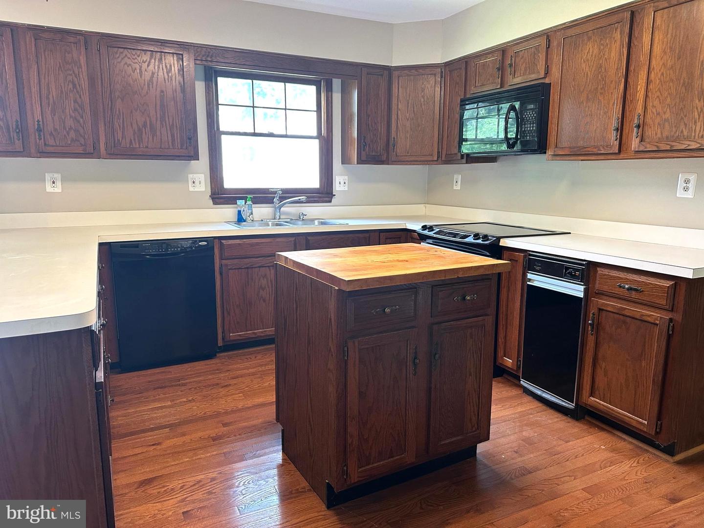 Fort Washington, Maryland, 20744, United States, 4 Bedrooms Bedrooms, ,3 BathroomsBathrooms,Residential,For Sale,1901963
