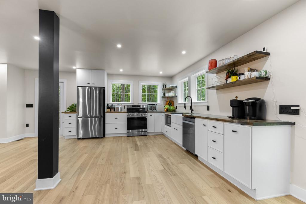 Spotsylvania, Virginia, 22551, United States, 4 Bedrooms Bedrooms, ,4 BathroomsBathrooms,Residential,For Sale,1981992