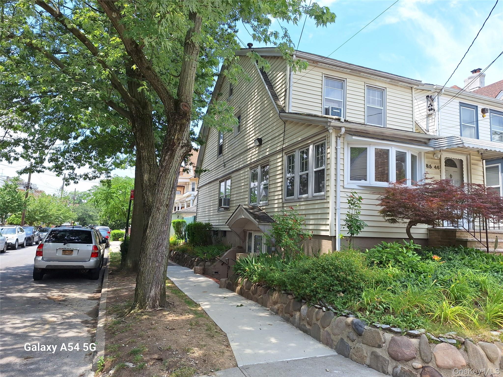 Woodhaven, New York, 11421, United States, 4 Bedrooms Bedrooms, ,2 BathroomsBathrooms,Residential,For Sale,2048228