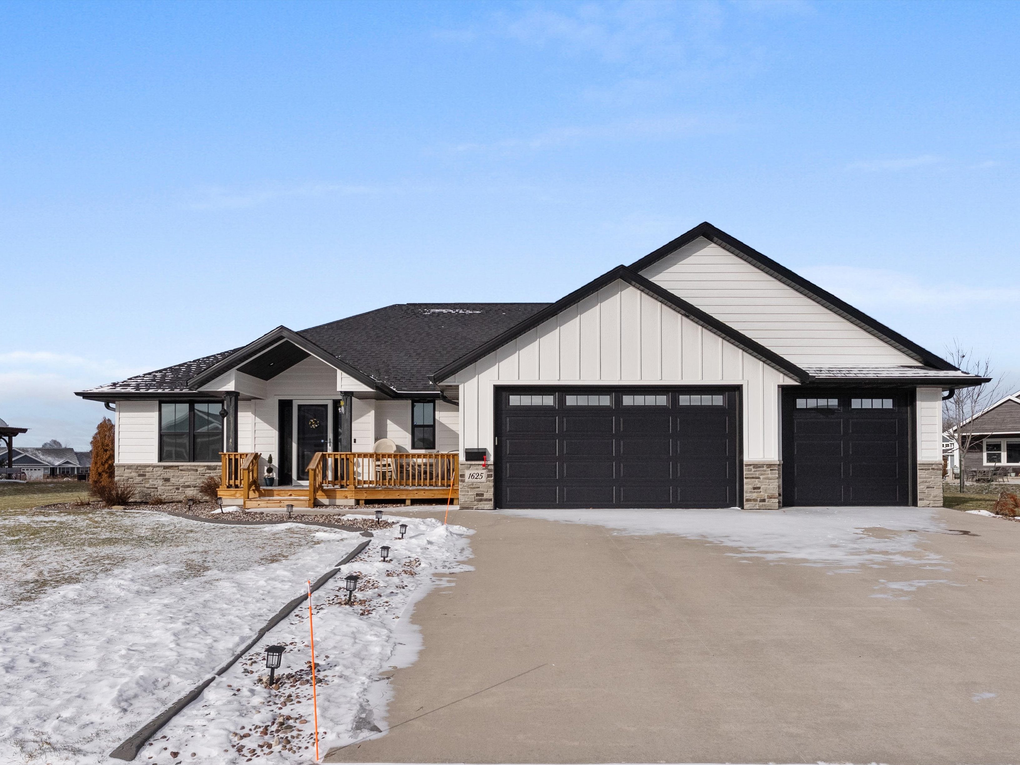 Green Bay, Wisconsin, 54313, United States, 4 Bedrooms Bedrooms, ,4 BathroomsBathrooms,Residential,For Sale,2010361