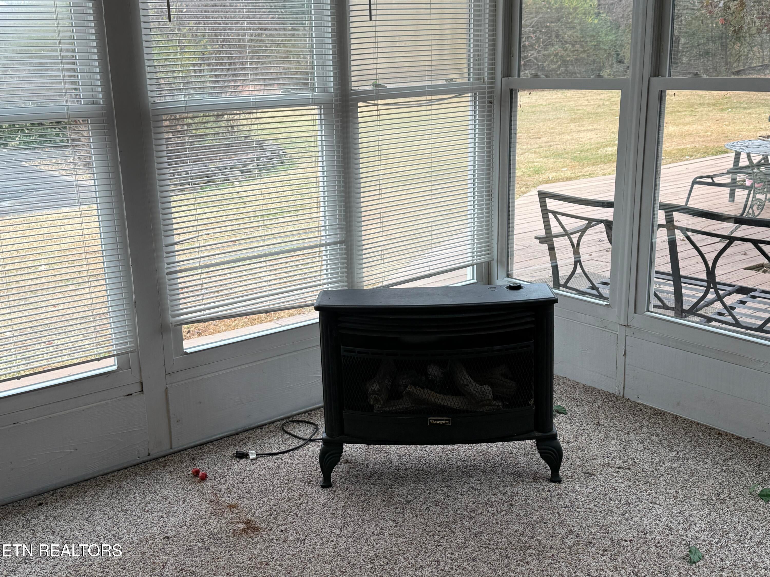 Rockwood, Tennessee, 37854, United States, 4 Bedrooms Bedrooms, ,4 BathroomsBathrooms,Residential,For Sale,1996876