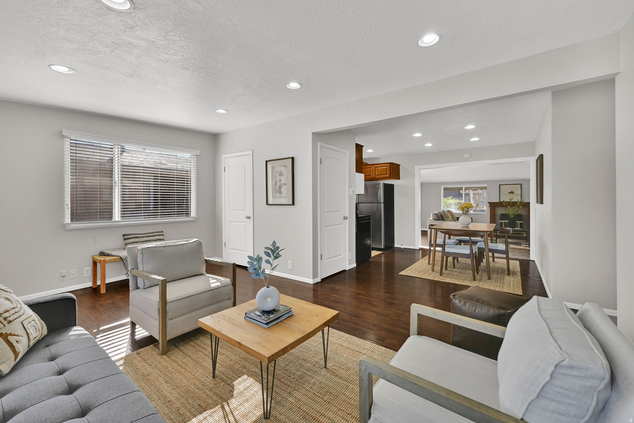 Murray, Utah, 84107, United States, 3 Bedrooms Bedrooms, ,2 BathroomsBathrooms,Residential,For Sale,1999018