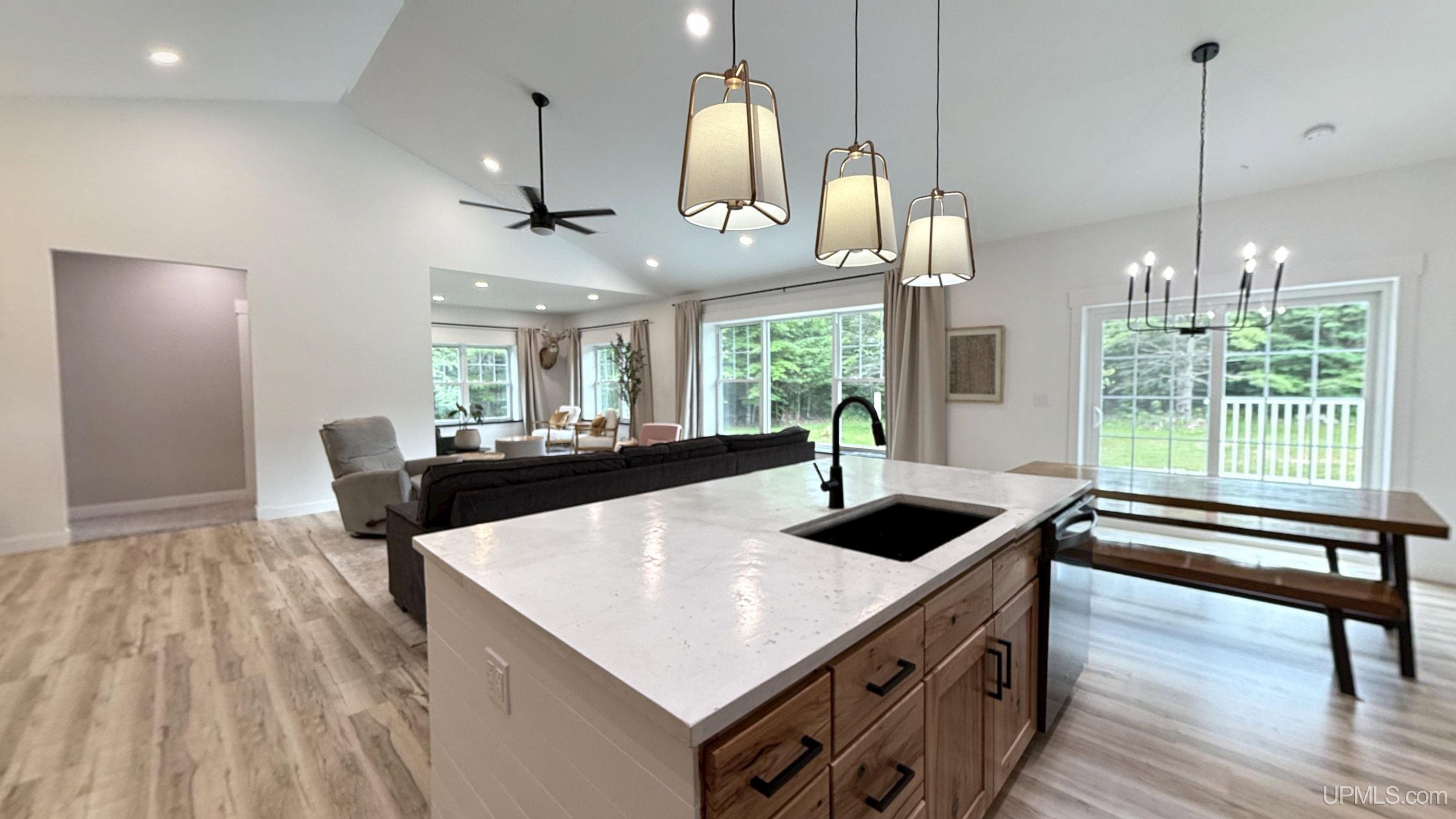 Hancock, Michigan, 49930, United States, 3 Bedrooms Bedrooms, ,3 BathroomsBathrooms,Residential,For Sale,1901071