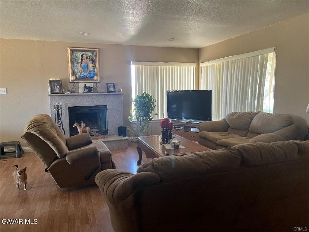 Palmdale, California, 93591, United States, 3 Bedrooms Bedrooms, ,2 BathroomsBathrooms,Residential,For Sale,1899307