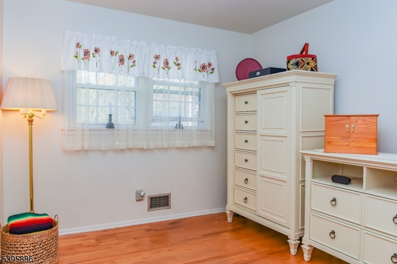 Mount Olive Twp., New Jersey, 07836, United States, 4 Bedrooms Bedrooms, ,2 BathroomsBathrooms,Residential,For Sale,1987785