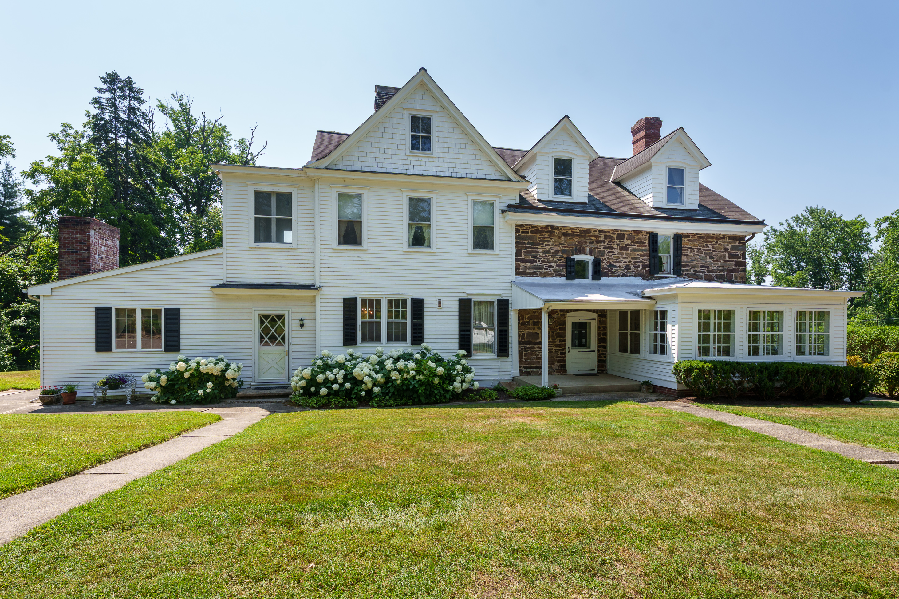  Historic Elegance Meets Everyday Living on Two Beautiful Acres - 物件實景