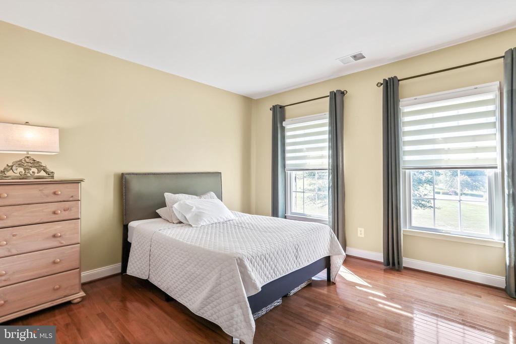 Waterford, Virginia, 20197, United States, 4 Bedrooms Bedrooms, ,5 BathroomsBathrooms,Residential,For Sale,1941290
