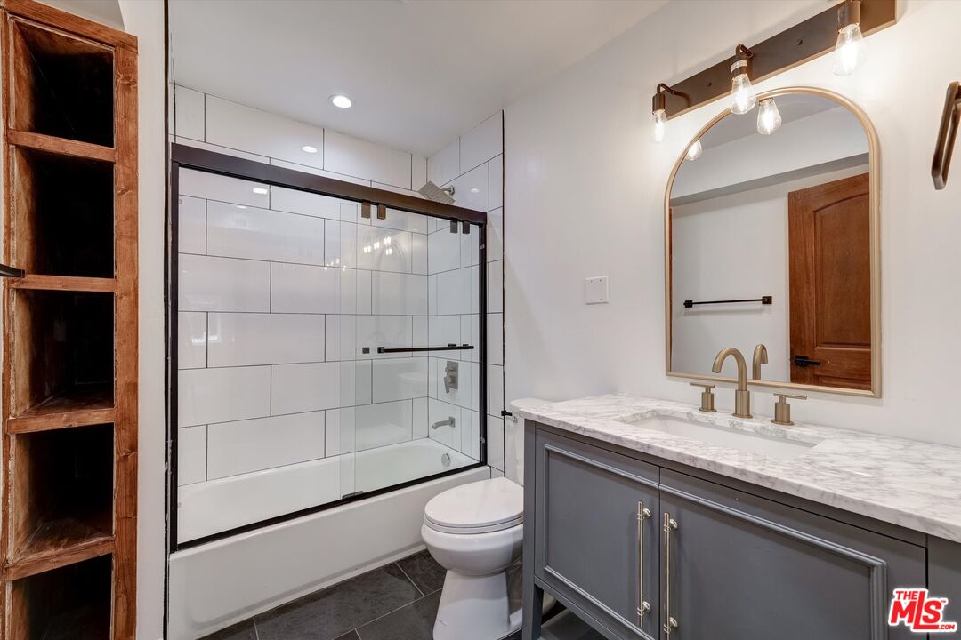 Beverly Hills, California, 90210, United States, 8 Bedrooms Bedrooms, ,3 BathroomsBathrooms,Residential,For Sale,1916732